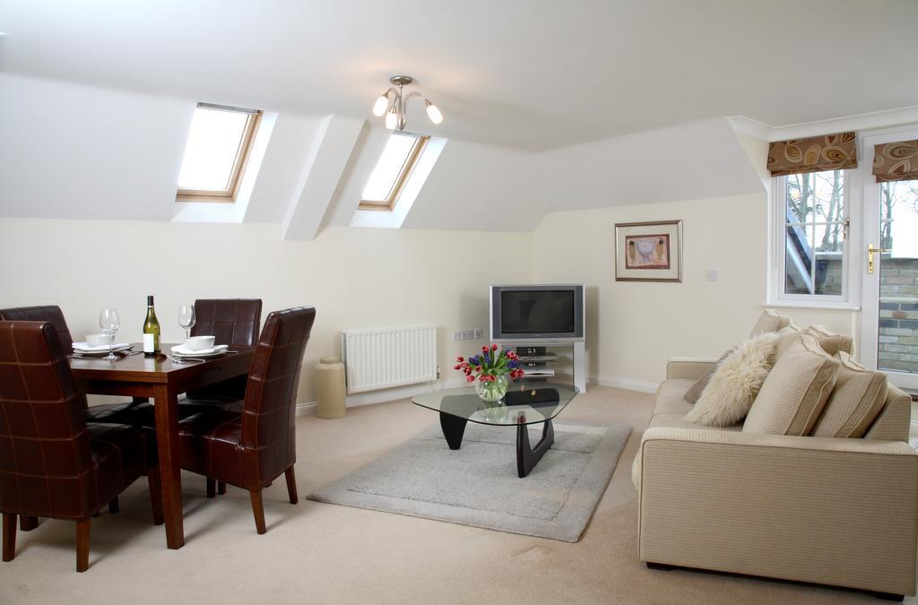 Basingstoke Apartments - Westlands House, City Centre, Home-From-Home エクステリア 写真