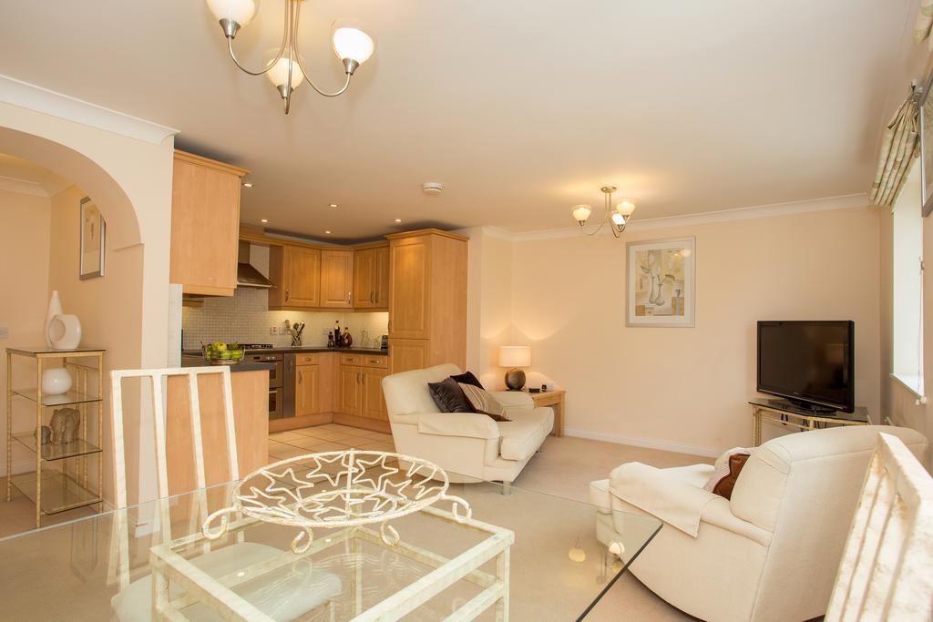 Basingstoke Apartments - Westlands House, City Centre, Home-From-Home エクステリア 写真