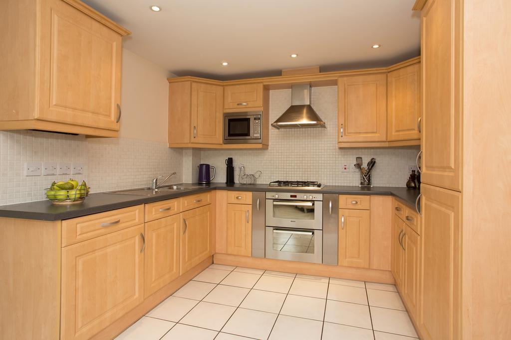 Basingstoke Apartments - Westlands House, City Centre, Home-From-Home エクステリア 写真